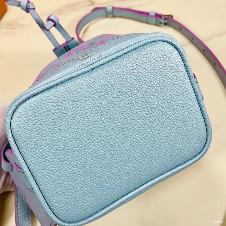 Bag 2207DJ0015 LV 0619